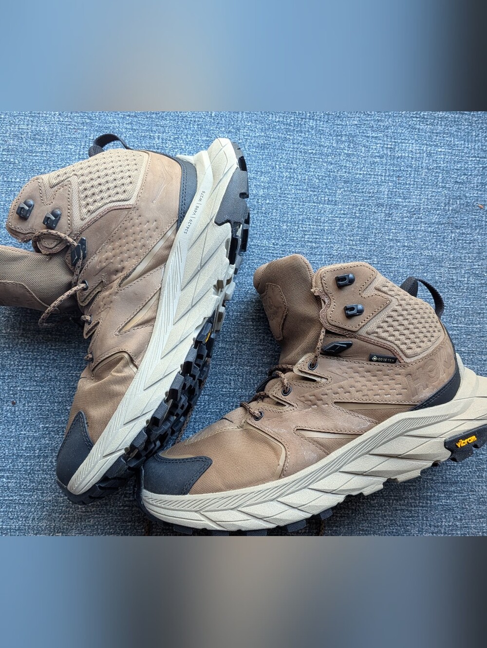 Hoka One One - Anacapa Mid GTX - Women's 9.5 - Brown/Tan Hiking Boots